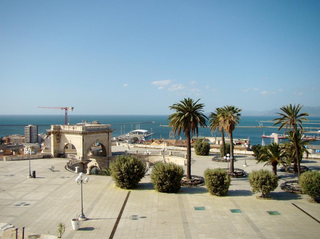 Residenze Palazzo Pes Apartment Cagliari Ngoại thất bức ảnh